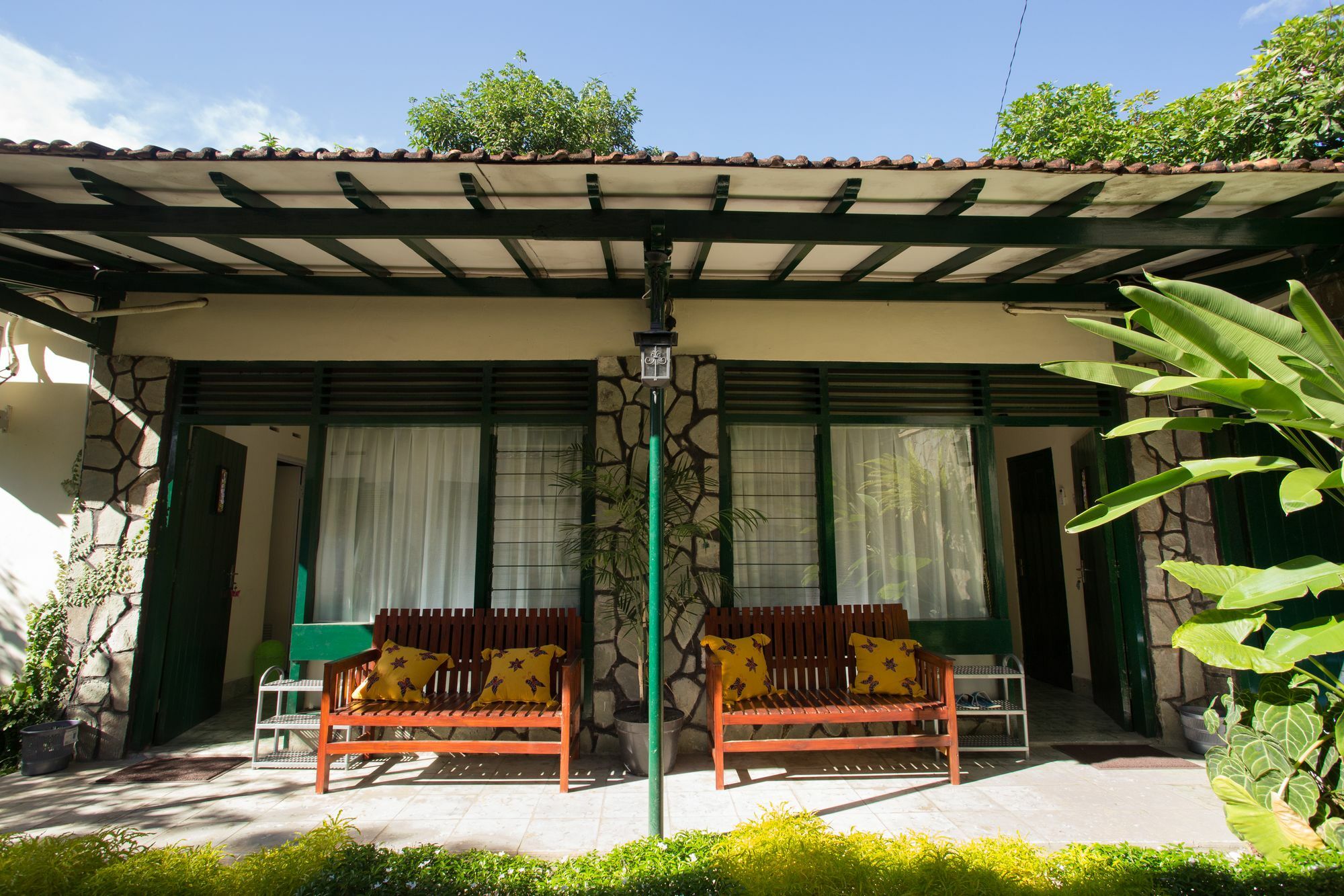 Wisma tamu Mango Tree Dipudjo